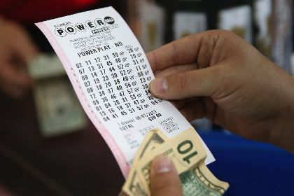 Житель Южной Каролины выиграл в лотерею 400 миллионов долларов