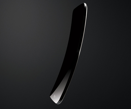 В интернет попали изображения изогнутого смартфона LG