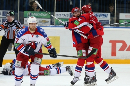 «Лев» уступил «Локомотиву» в четвертом матче полуфинальной серии Кубка Гагарина