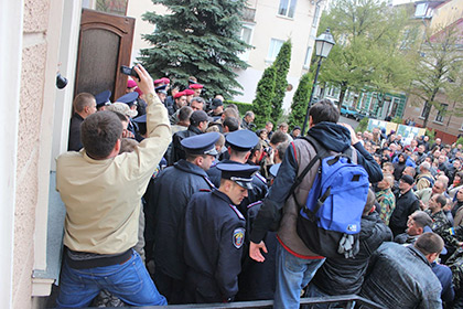 В Тернополе пытались штурмовать горсовет