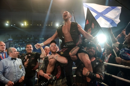 Пояс чемпиона мира WBA в среднем весе остался у Чудинова