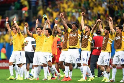 Бразилия разгромила Камерун и сыграет с Чили в 1/8 финала ЧМ