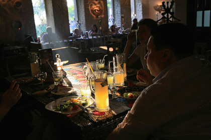 Доходы ресторанов и баров упали из-за запрета на курение