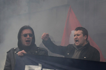 Консульство США в Петербурге забросали дымовыми шашками