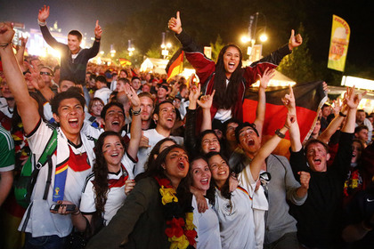 Победу немецкой сборной отпраздновали сотни тысяч человек