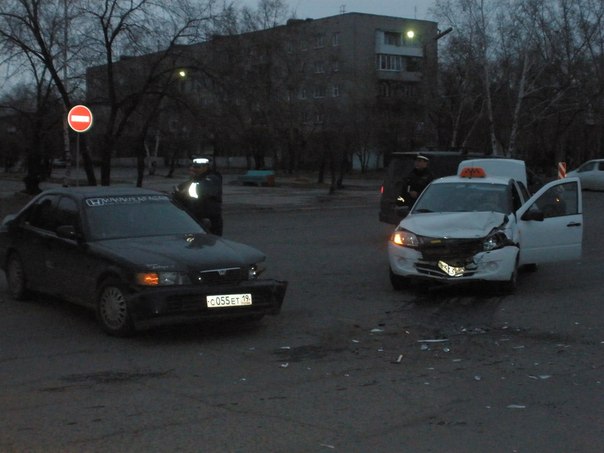 В Хакасии трехлетний пассажир такси пострадал в ДТП по дороге в детский сад