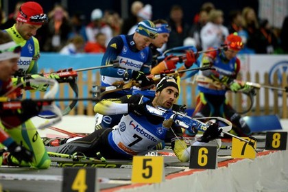 Сборная России по биатлону заняла 12-е место в первой гонке сезона