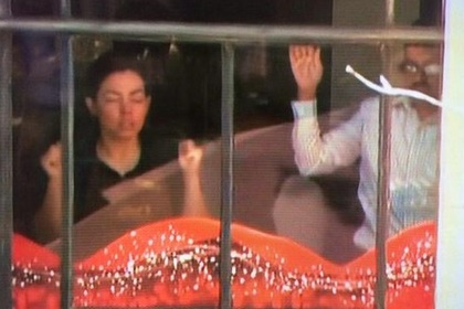 Захвативший кафе в Сиднее сообщил о заложенных в городе бомбах