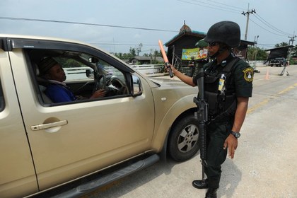 В Таиланде россиянин на автомобиле упал в море с 250-метровой скалы