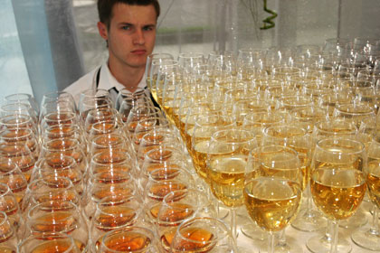 Главный нарколог предостерег россиян от возлияний на корпоративах