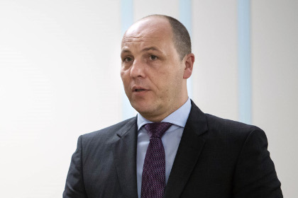 Под ноги Парубия и его коллег по Раде бросили гранату