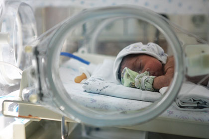 В Удмуртии мать двойни подарила одного из младенцев подруге