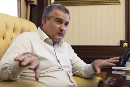 Глава Крыма пообещал урезать себе зарплату вдвое