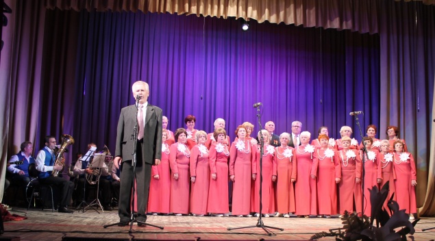 В городском Дворце культуры состоялся отчётный концерт ансамбля "Русская песня"