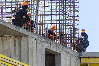 Путин разрешил выдворять из страны работающих не по профессии иностранцев