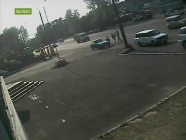 В Абакане водитель до смерти забил пешехода за нарушение на дороге