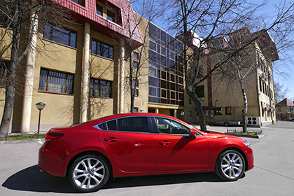 Mazda отзывает автомобили в России из-за негерметичных стекол