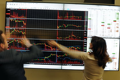 Курс доллара превысил 67 рублей