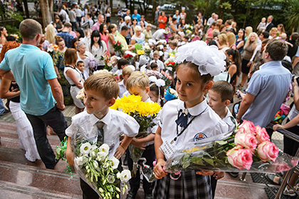 Правительство проработает перенос начала учебного года