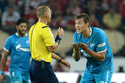 Судьи двух центральных матчей тура чемпионата России по футболу получили «неуд»