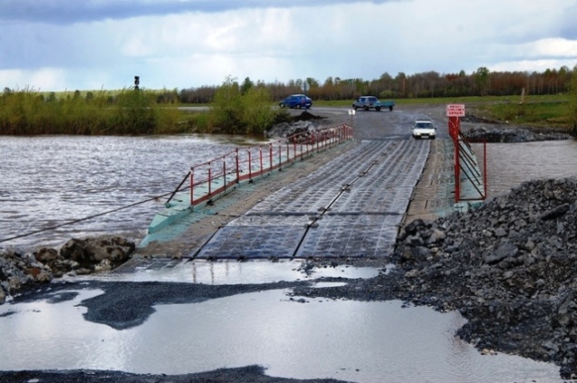 Понтонная переправа через реку Чулым закрывается