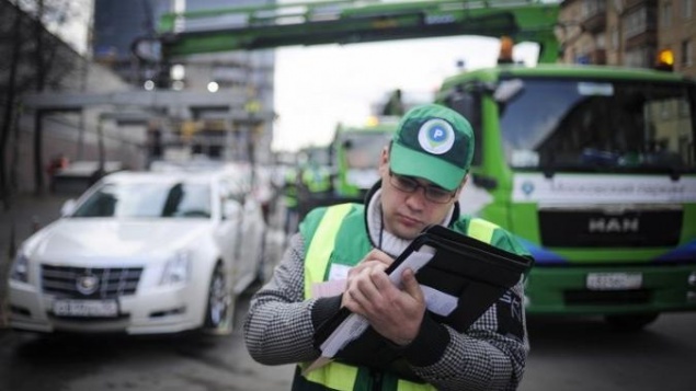 В Госдуме предложили сажать за незаконную эвакуацию машин