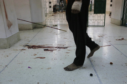 В Бангладеш около 100 человек пострадали из-за взрывов в мечети