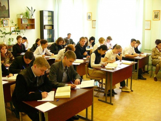 Глава города ратует за привлечение школьников к труду