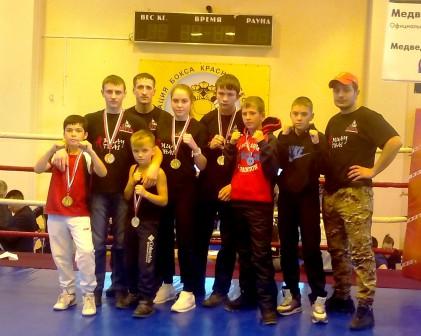 На соревнованиях по тайскому боксу воспитанники спортивного клуба «Витязь» завоевали семь наград