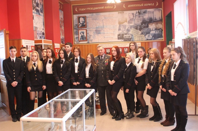 Ученики полицейского класса посетили музей ачинского ОВД