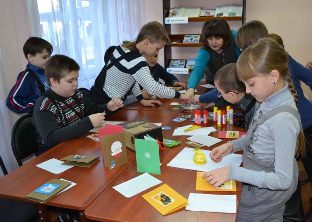 Ачинские библиотекари подарили горожанам нескучные выходные