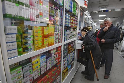 «Коммерсантъ» предупредил о риске исчезновения из продажи новых лекарств