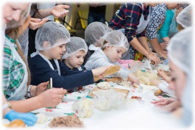 В Ачинске состоялся флешмоб по приготовлению пельменей