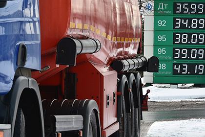 Путин подписал закон о повышении акцизов на бензин