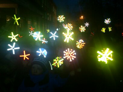 В Ачинске центральные улицы засветились по-новому благодаря полицейским и школьникам