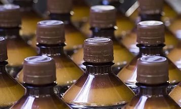 В России запретят выпуск алкогольных напитков в пластиковой таре