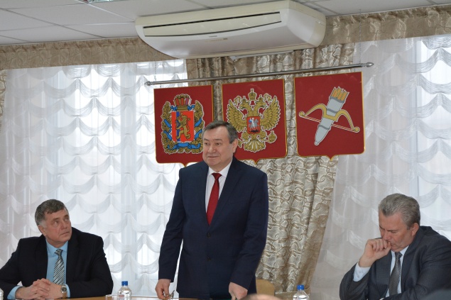 Глава Ачинска Илай Ахметов провел оперативное совещание с руководителями структурных подразделений администрации города