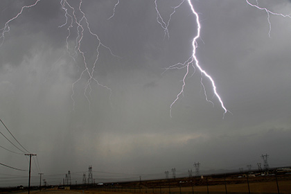 В Астраханской области школьница погибла от удара молнии