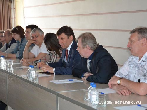 Советник губернатора Красноярского края Павел Ростовцев провел сегодня встречу со спортивной общественностью Ачинска