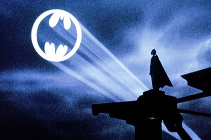 В Саранске мужчина в костюме Бэтмена выпал из окна