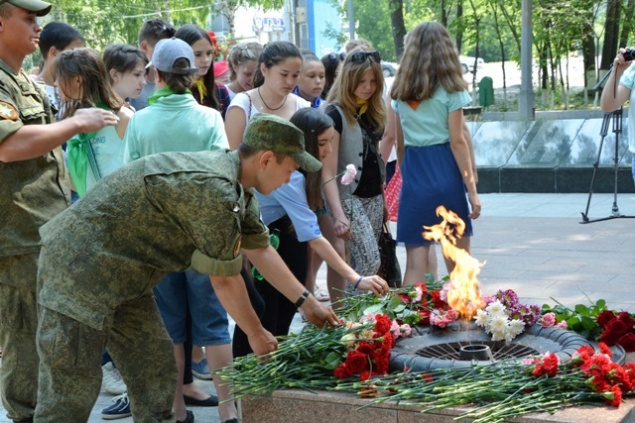 В День памяти и скорби у мемориала «Скорбящая мать» состоялся митинг и возложение цветов