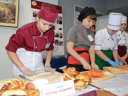 В Ачинске проходит ярмарка учебных рабочих мест