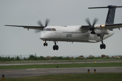 Канадский авиалайнер едва ушел от столкновения с НЛО