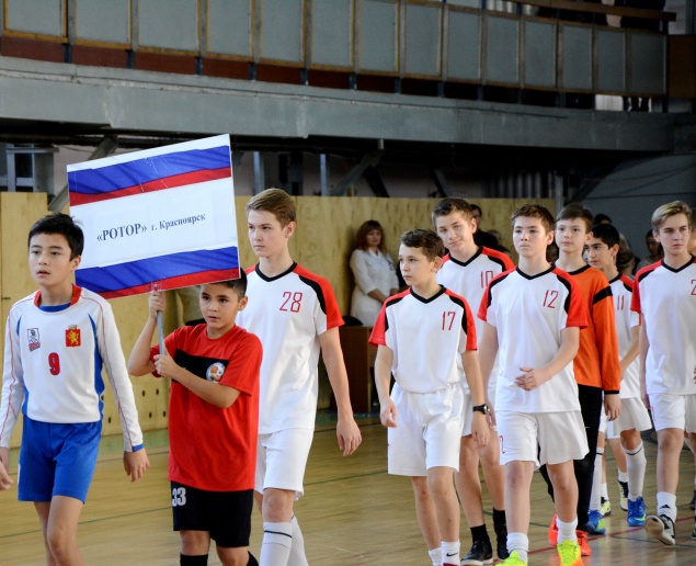 В Ачинске проходит XI традиционный турнир по мини-футболу на призы Главы города