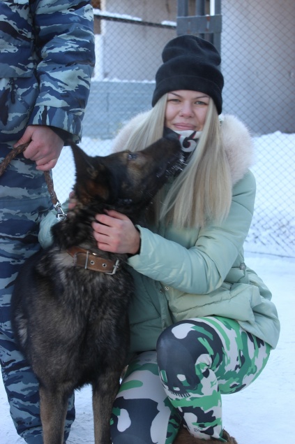 Студенческий десант высадился в кинологической службе МО МВД России «Ачинский»