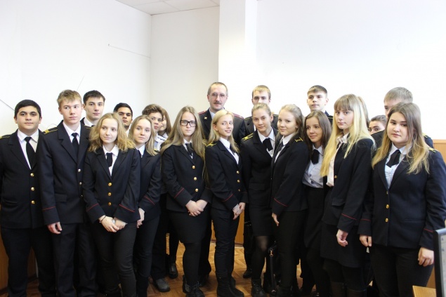 Ачинский «Студенческий десант» посетил экспертно – криминалистический отдел