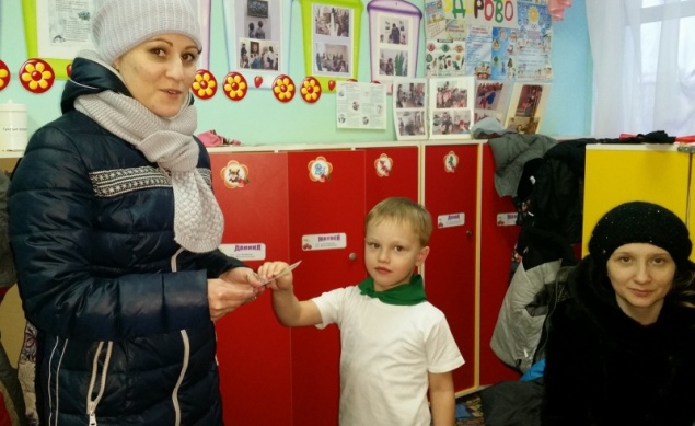 Госавтоинспекторы и школьники Ачинска проводят масштабную акцию «Притормози»