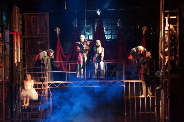 Ачинский драмтеатр устроит фотосессию в стиле готического триллера