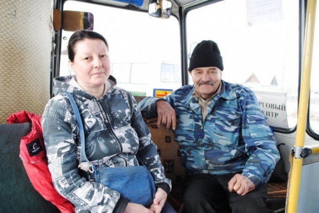 Кондуктор автобуса спасла пассажира от смерти во время приступа