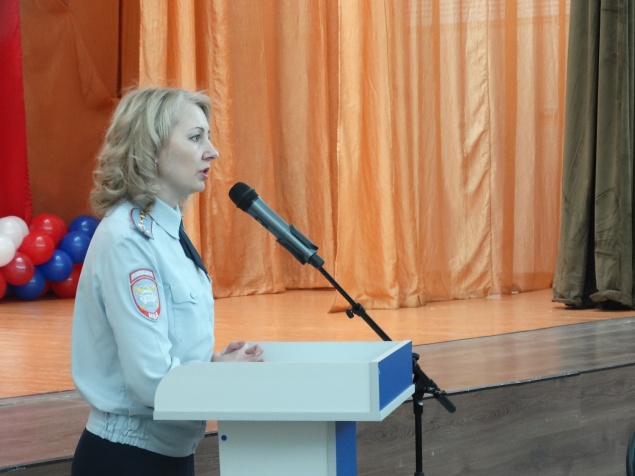 Госавтоинспекторы в Ачинске проводят беседы по правилам дорожного движения со студентами техникумов